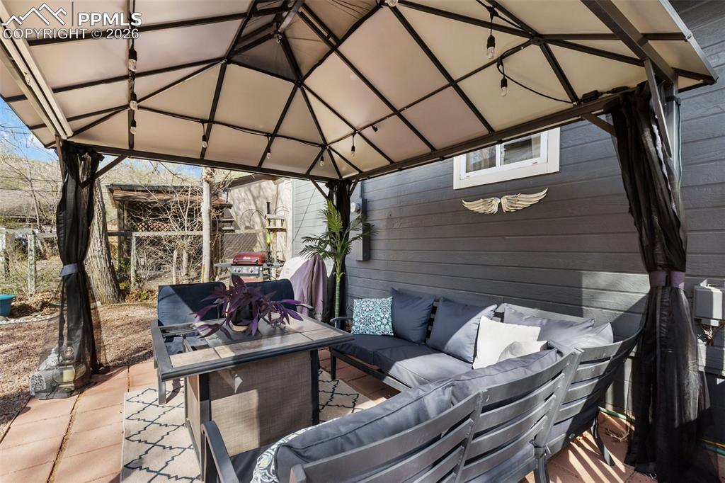 Image 26 of 38: Patio