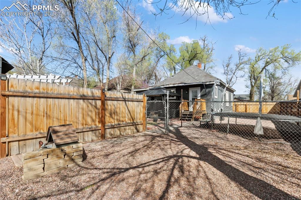 Image 34 of 38: Parking