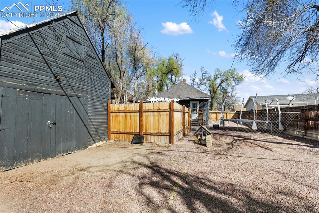 Image 35 of 38: Parking