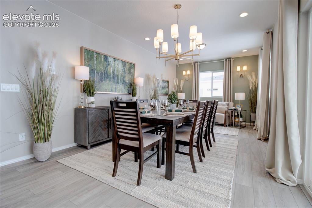 Image 14 of 46: Dining Area