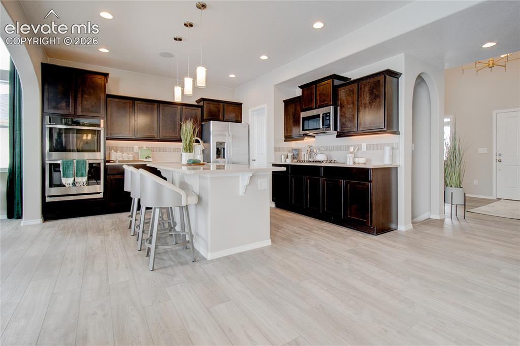Image 15 of 46: Kitchen