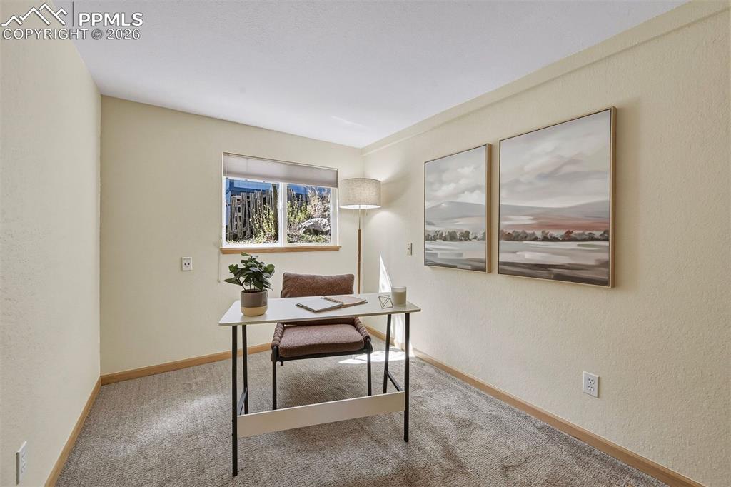 Image 24 of 45: Office