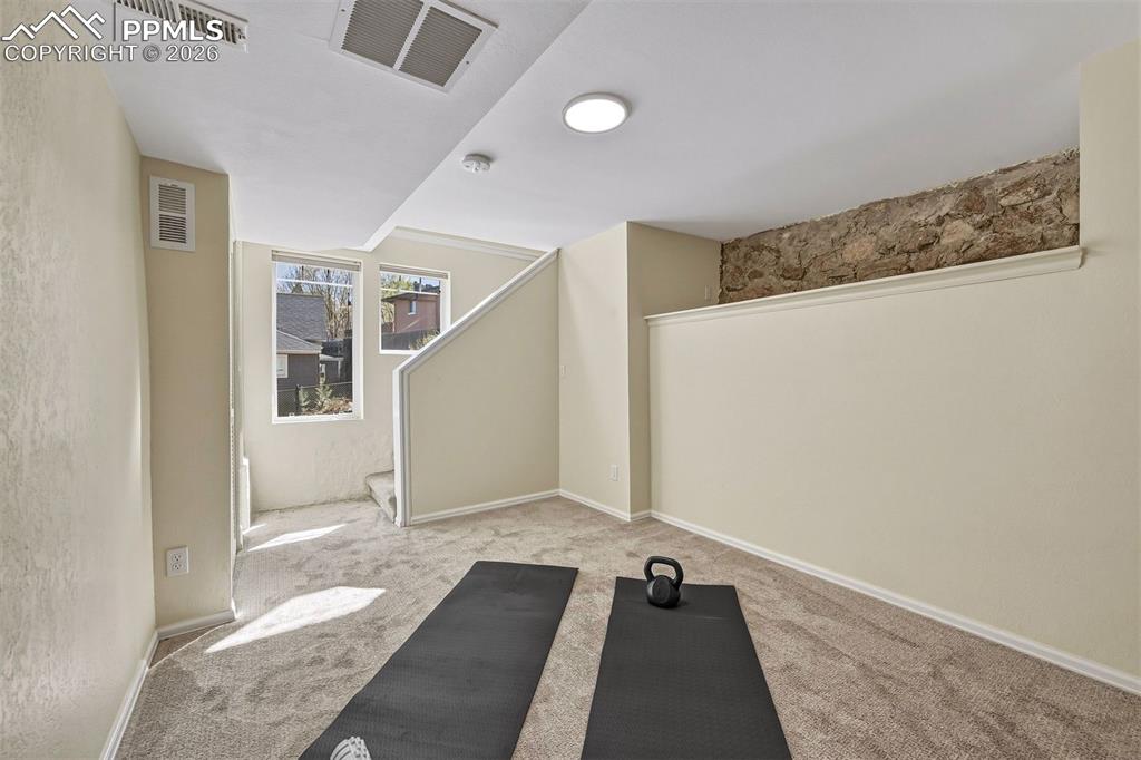 Image 27 of 45: Exercise Room