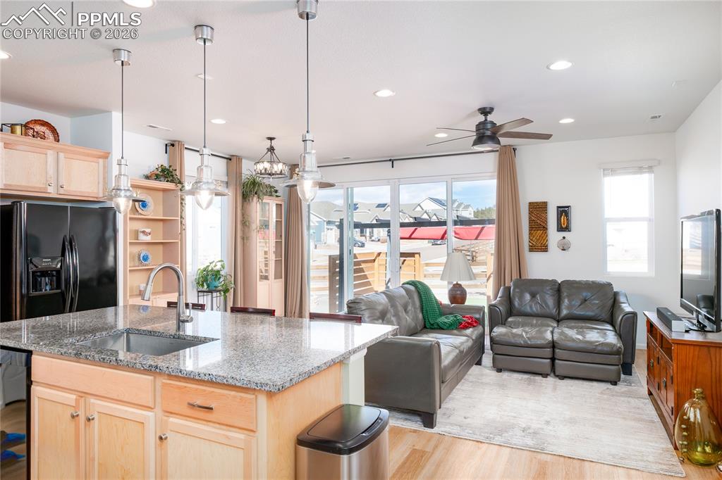 Image 3 of 28: Kitchen