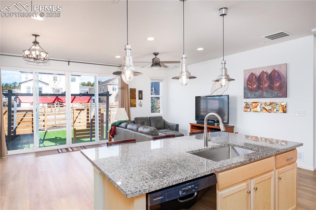 Image 9 of 28: Kitchen