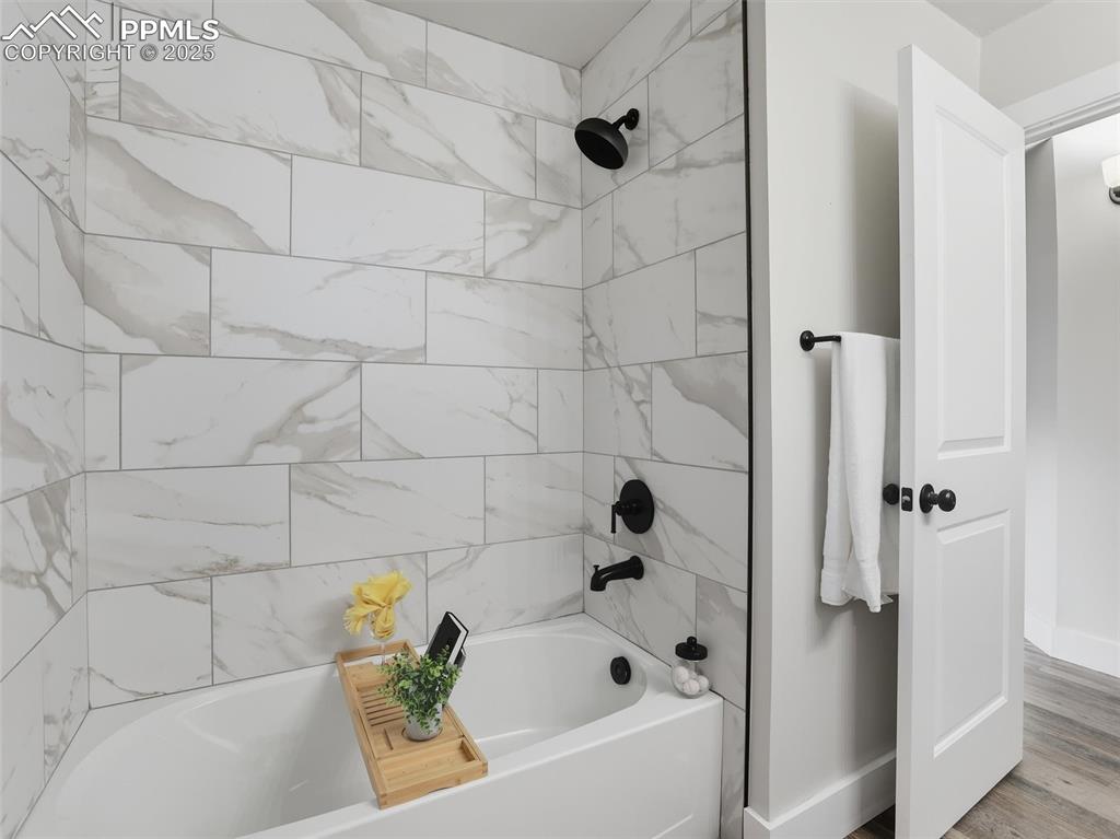 Image 12 of 17: Bathroom