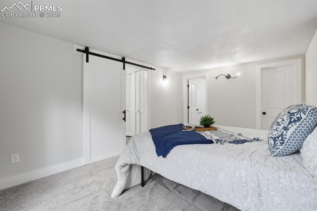 Image 8 of 17: Bedroom