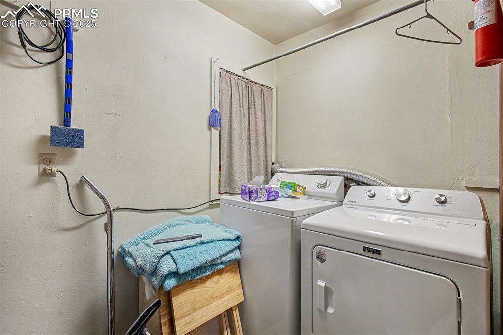 Image 12 of 19: Laundry