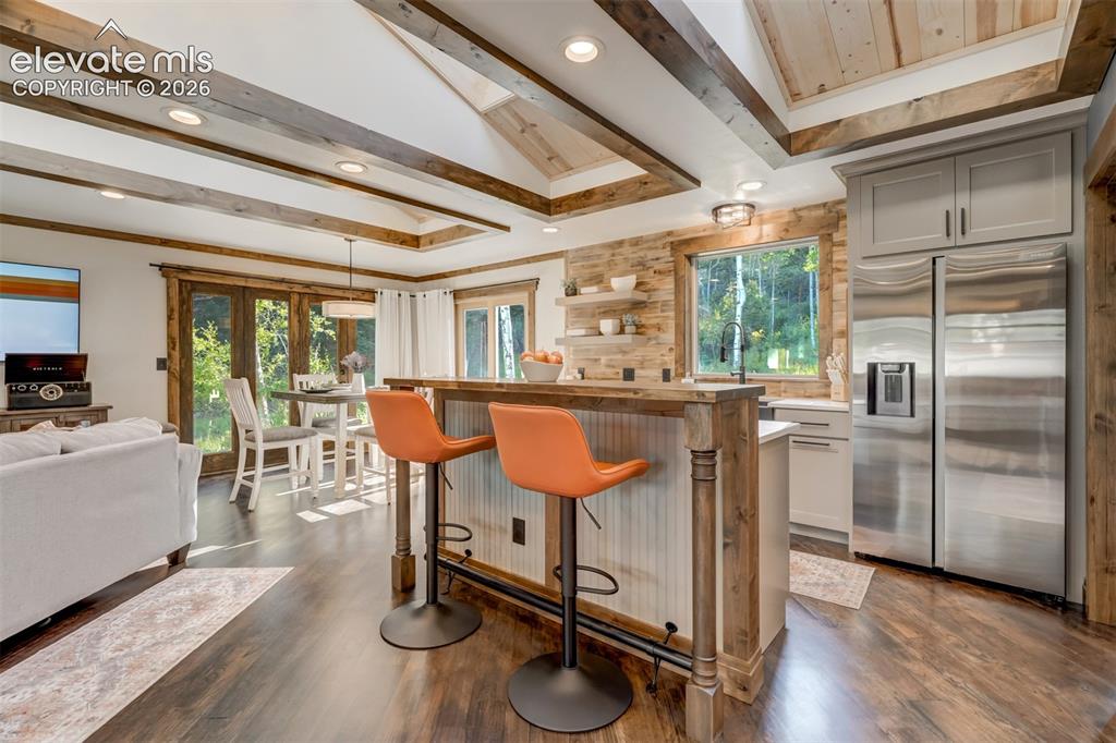 Image 11 of 49: Kitchen