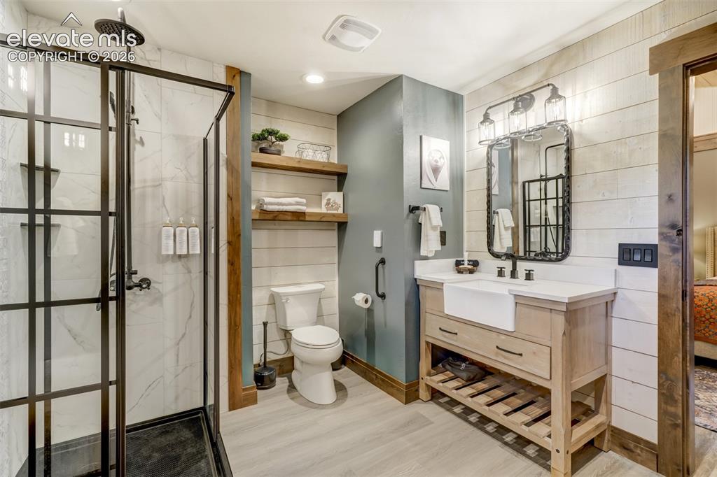 Image 46 of 49: Bathroom