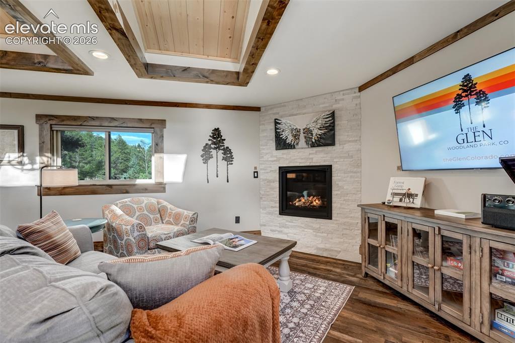 Image 6 of 49: Living Room