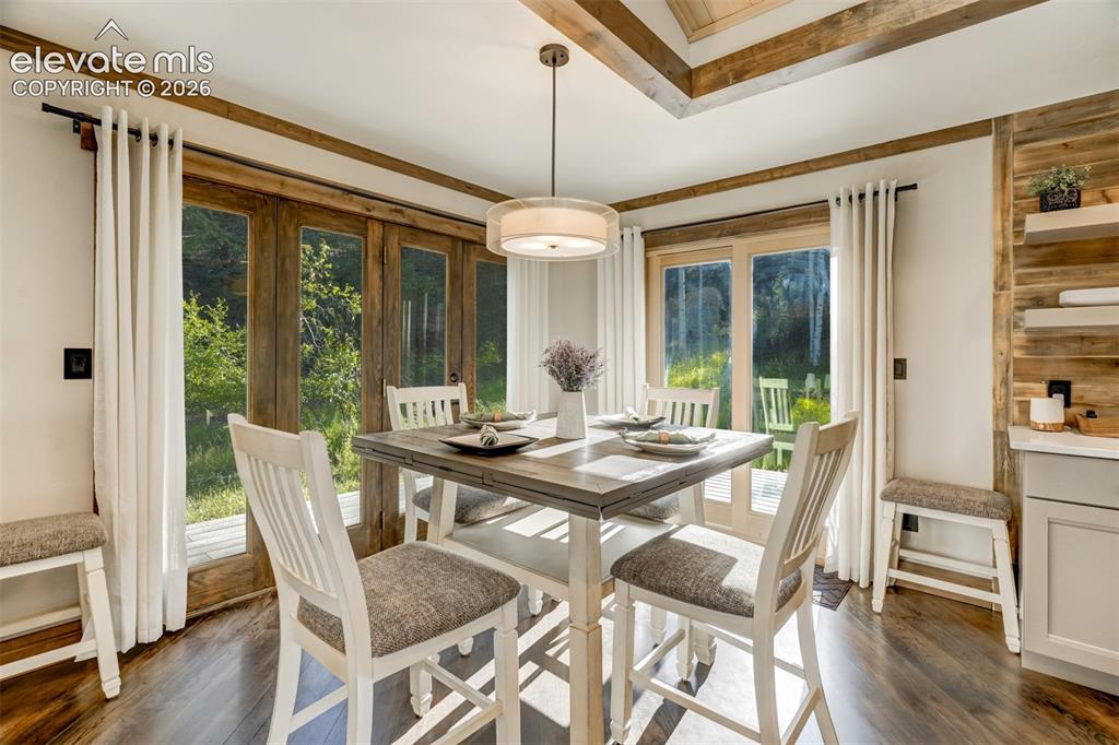 Image 8 of 49: Dining Area