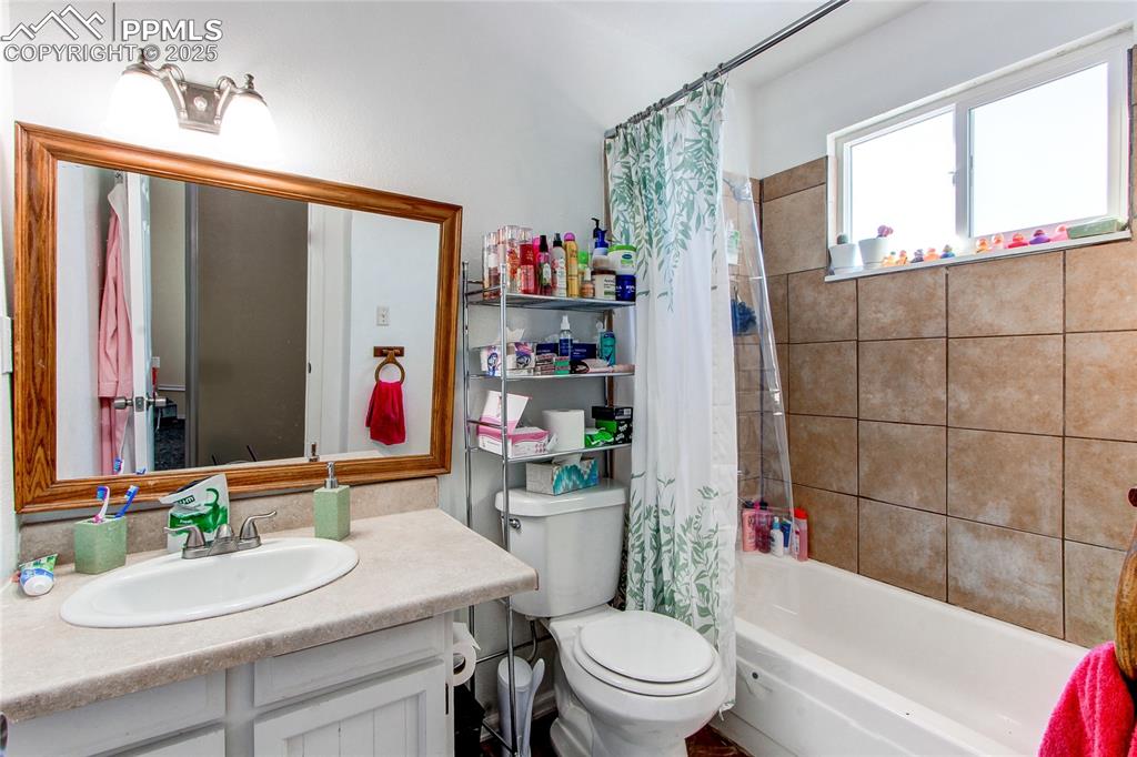 Image 17 of 36: Primary Bathroom full