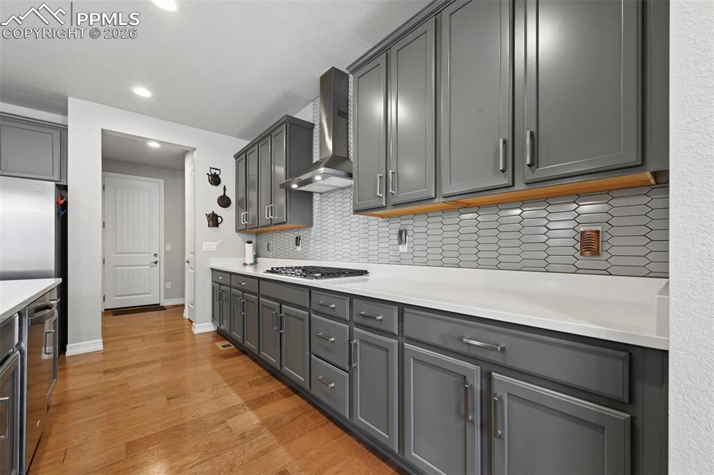 Image 15 of 48: Gourmet kitchen