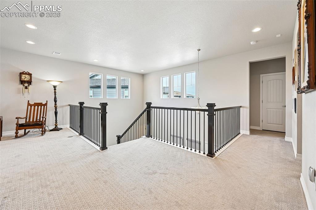 Image 23 of 48: Large loft for 2nd living room