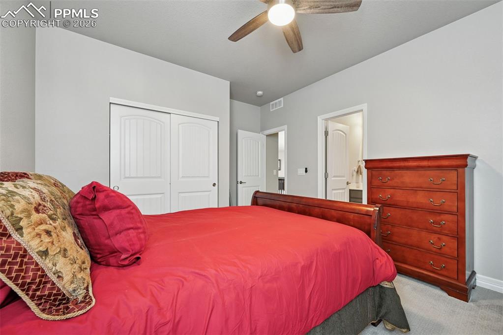 Image 39 of 48: Junior suite w/ full bathroom