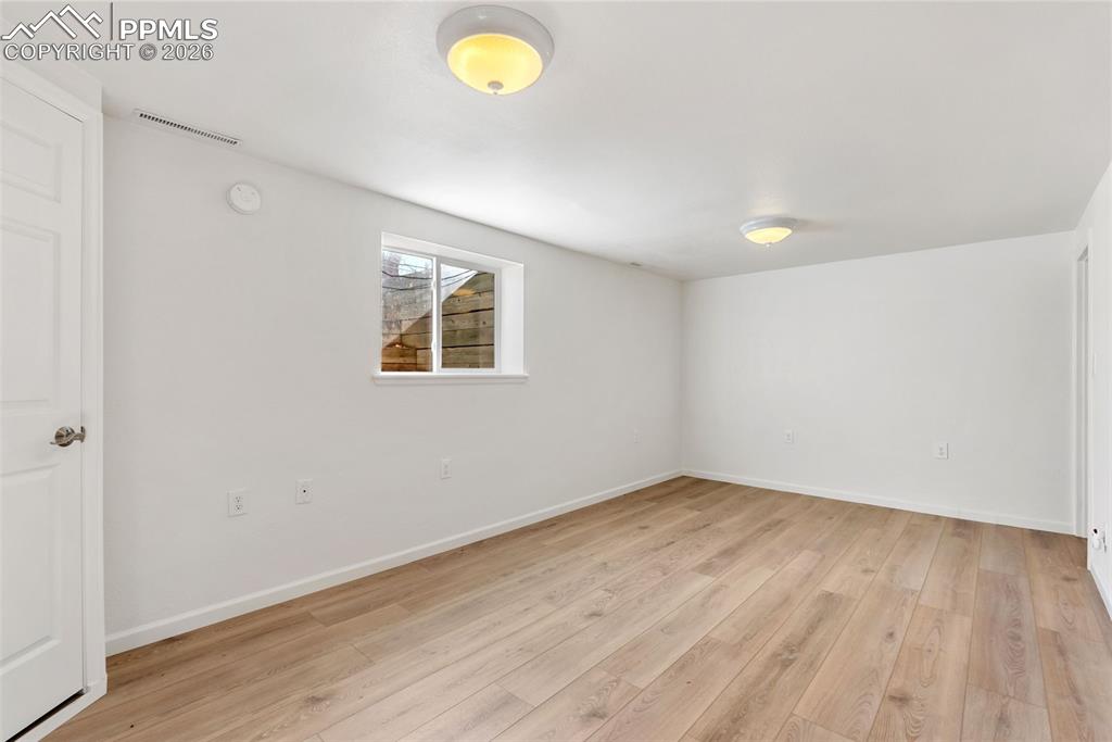 Image 32 of 50: Family Room