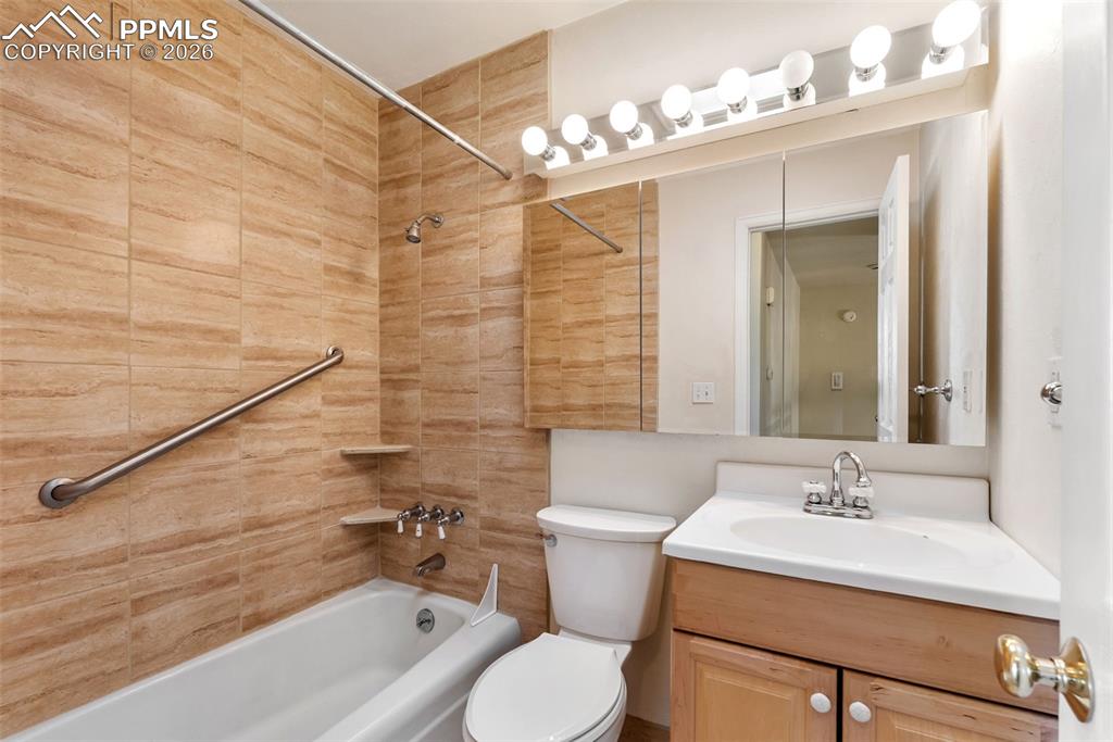 Image 39 of 50: No Description Available