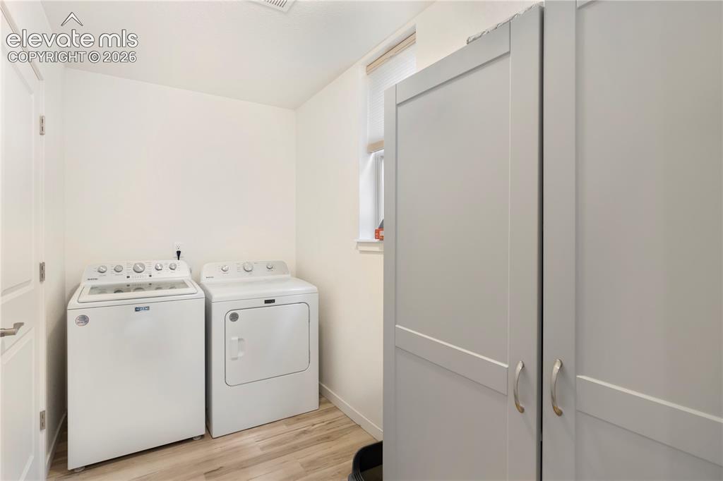 Image 20 of 25: Laundry