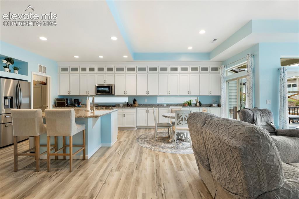 Image 9 of 25: Kitchen