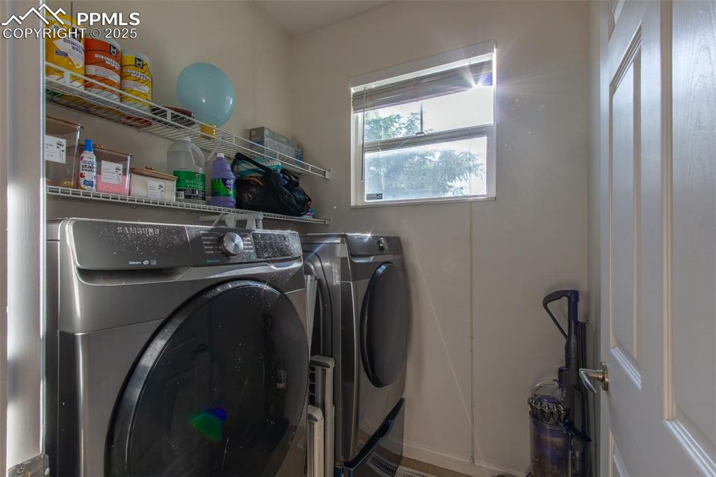 Image 13 of 37: Laundry