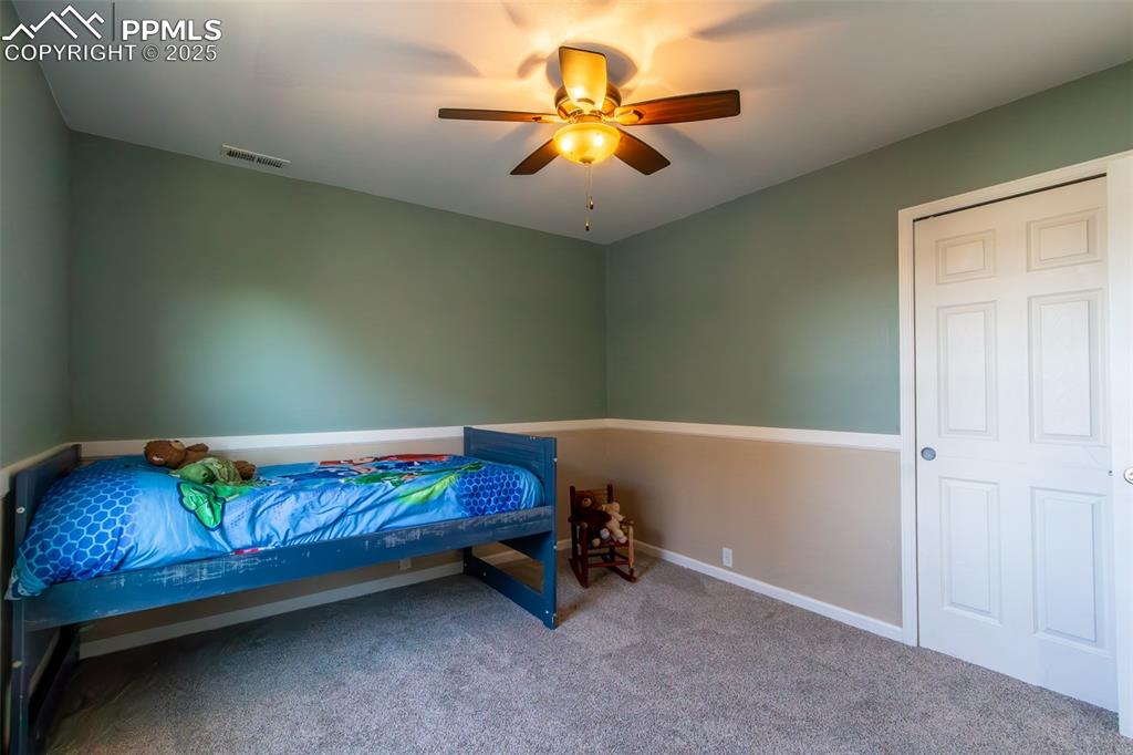 Image 19 of 37: Bedroom