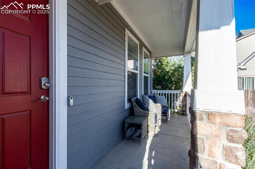 Image 4 of 37: Patio