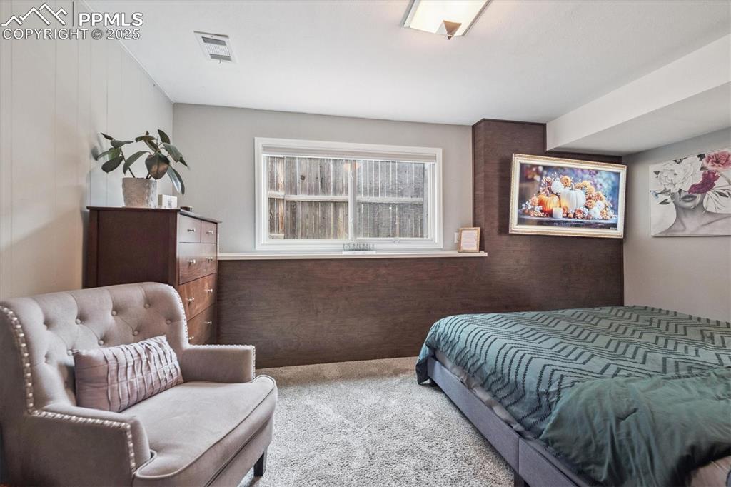 Image 15 of 28: Bedroom