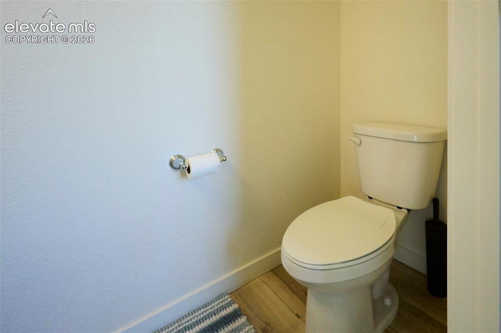 Image 4 of 50: Bathroom