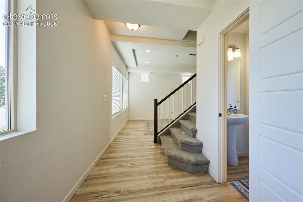 Image 6 of 50: Hallway