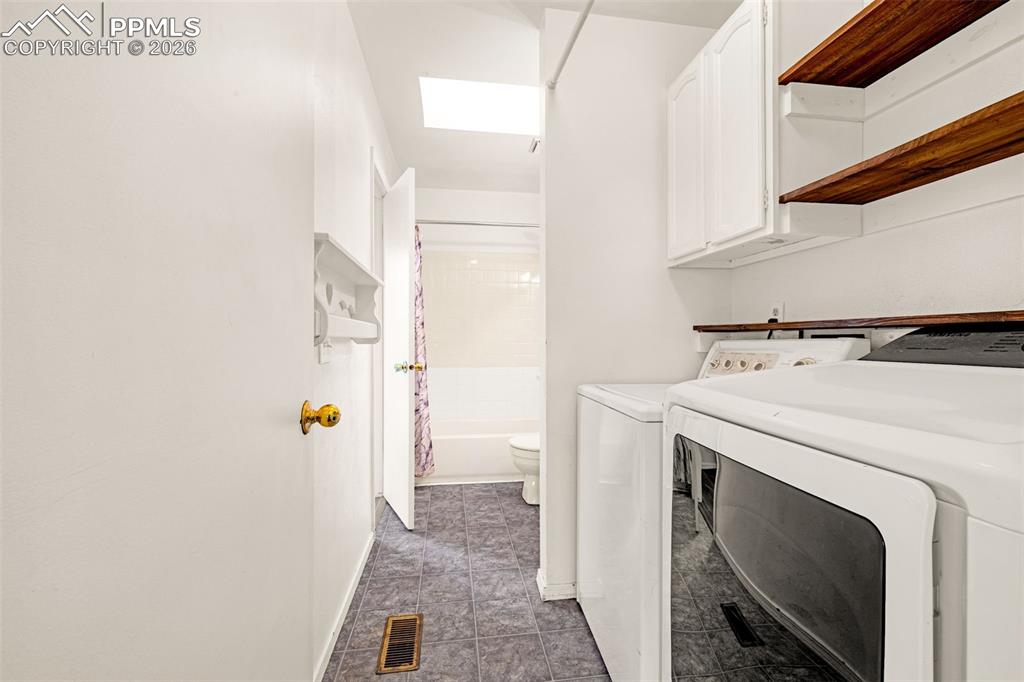 Image 15 of 29: Laundry