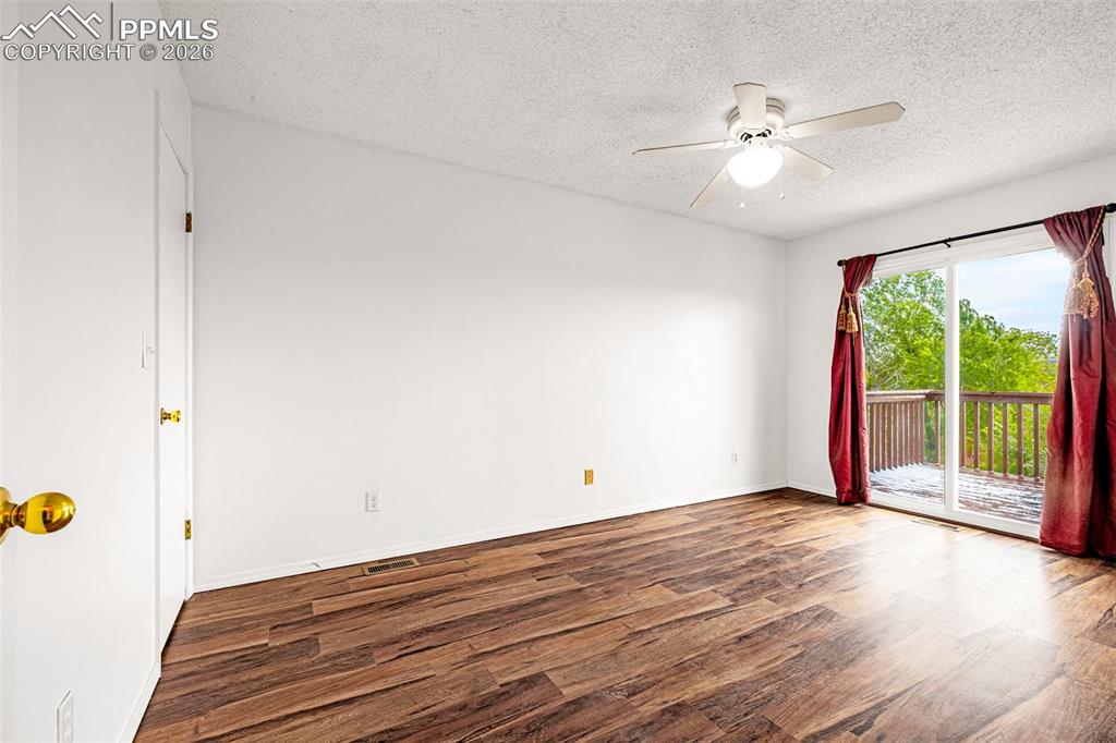 Image 20 of 29: Bedroom