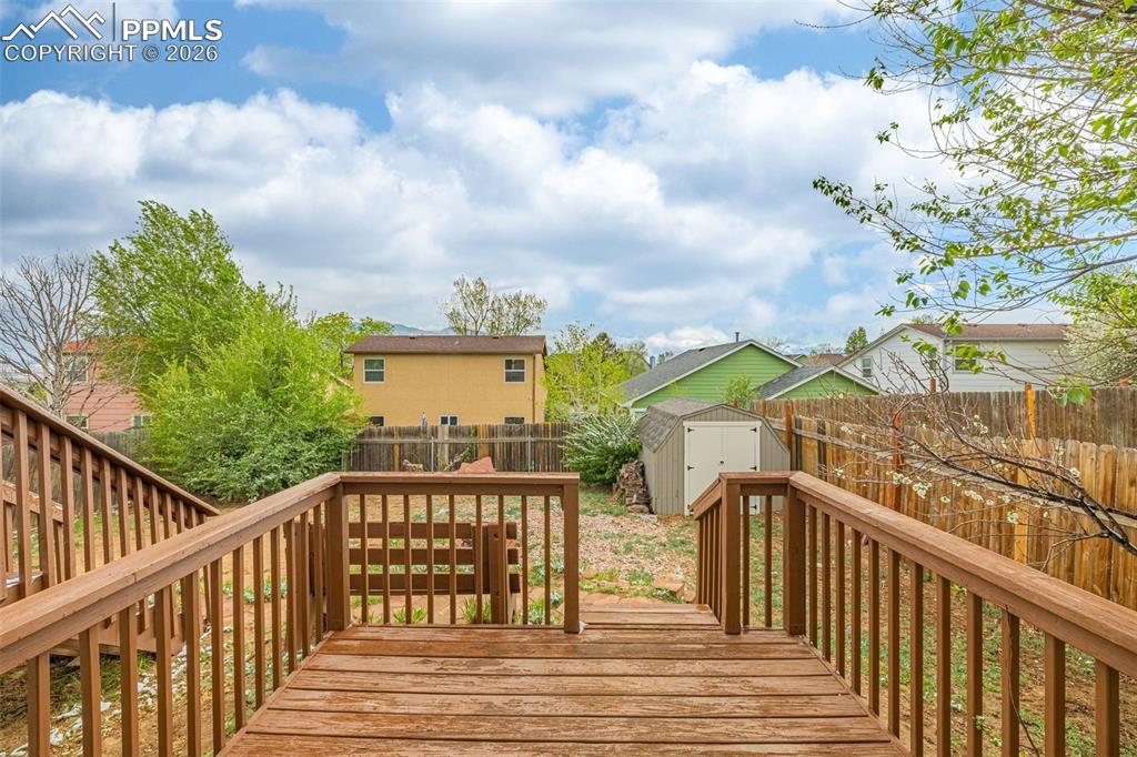 Image 24 of 29: Deck