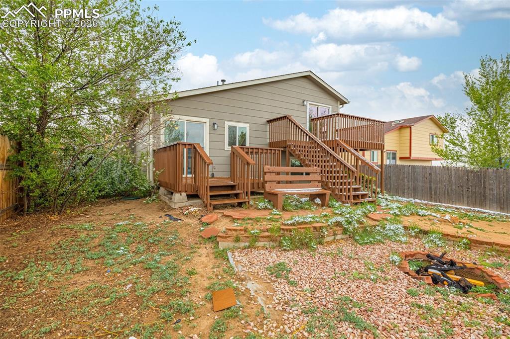 Image 28 of 29: Back of Structure