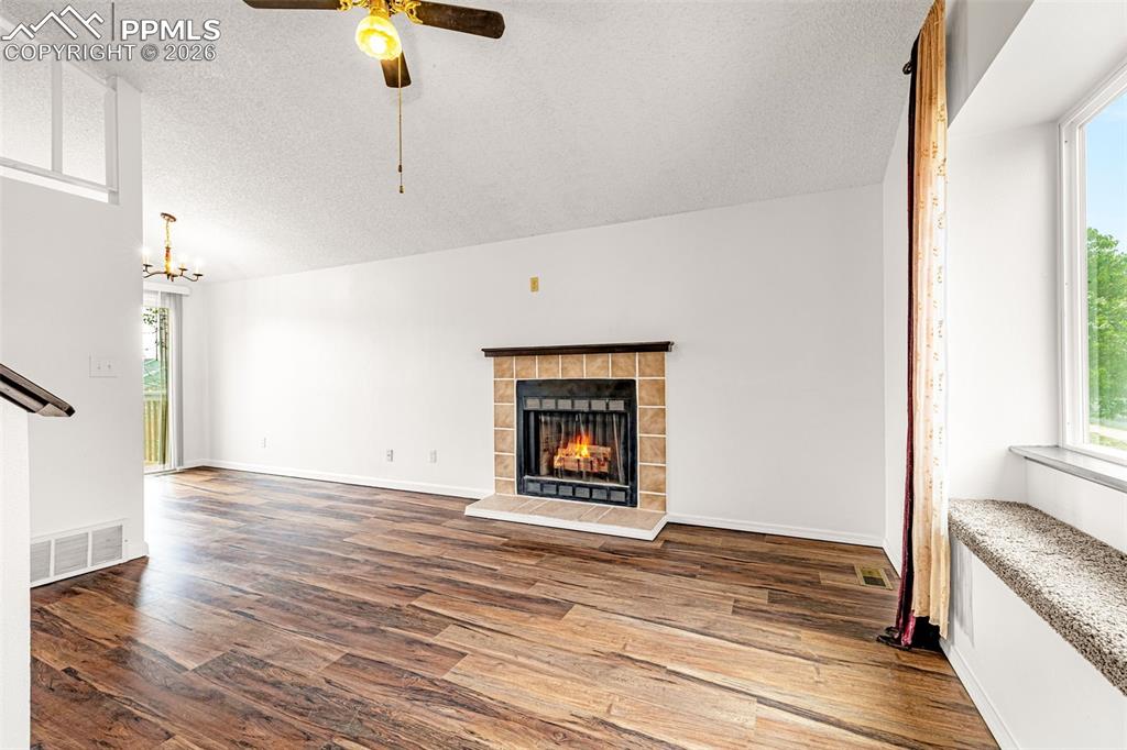 Image 6 of 29: Living Room