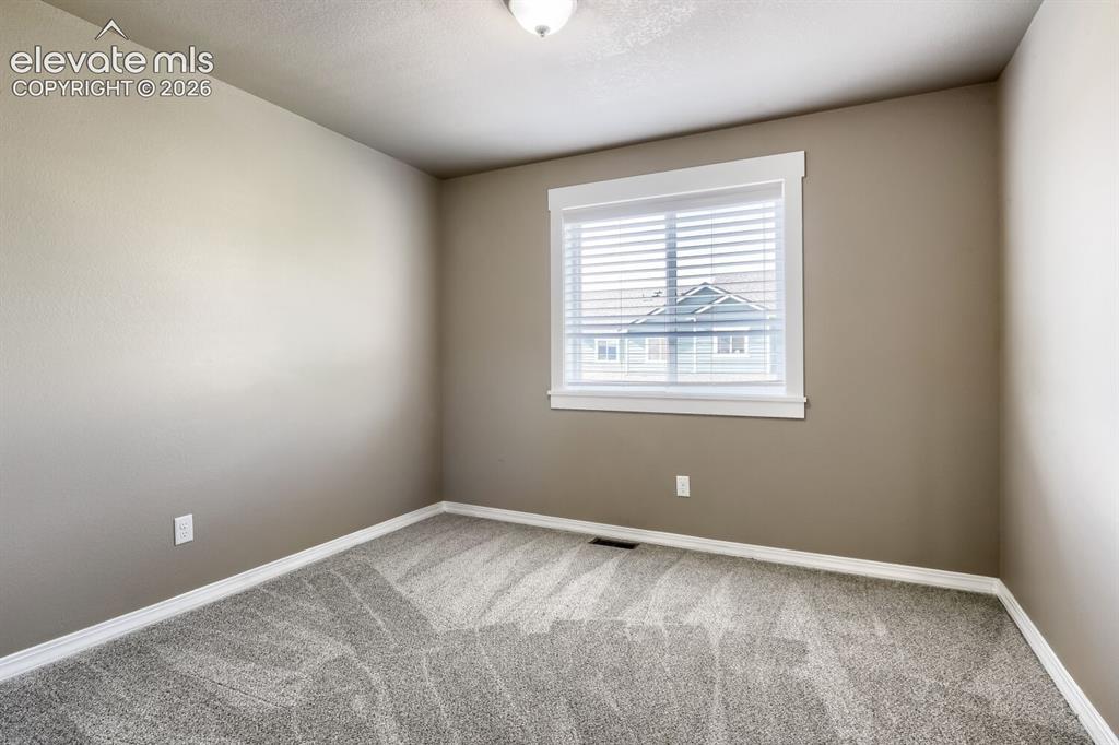 Image 19 of 31: Bedroom