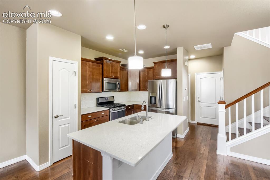 Image 8 of 31: Kitchen