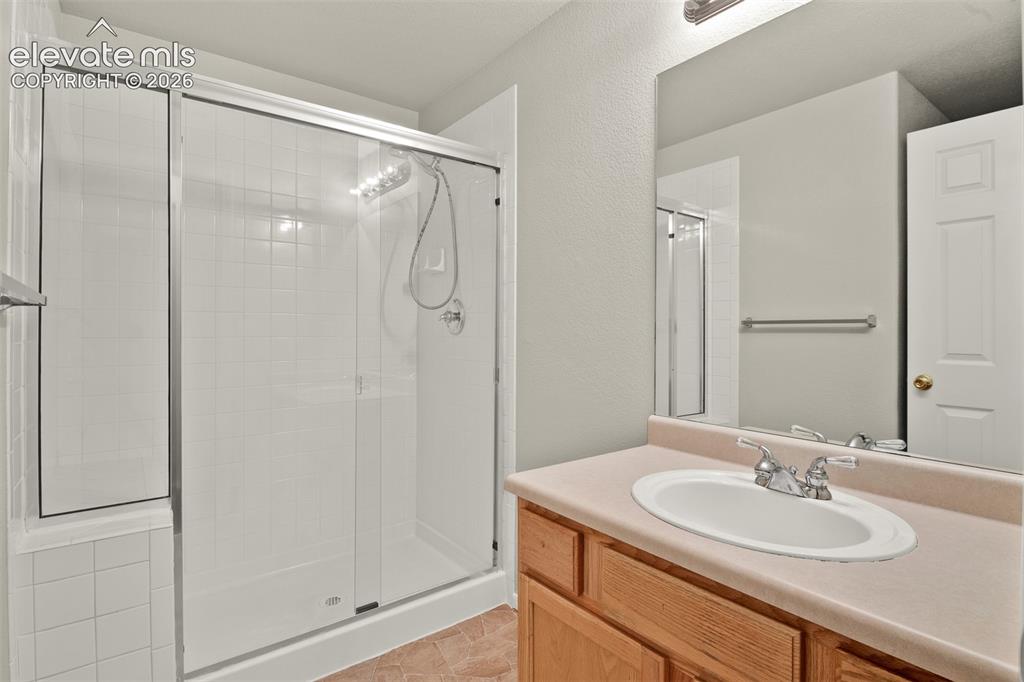 Image 39 of 50: Bathroom