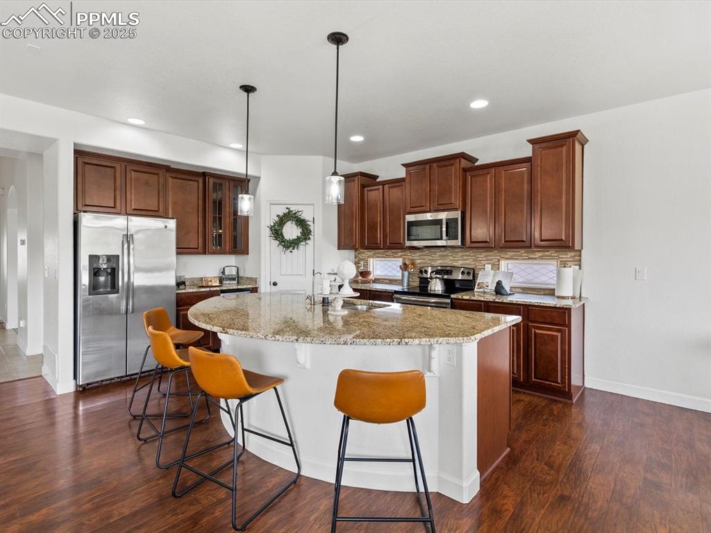Image 15 of 50: Kitchen