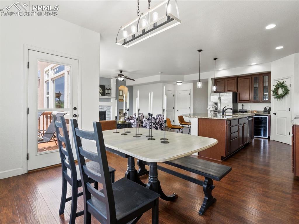 Image 16 of 50: Dining Area