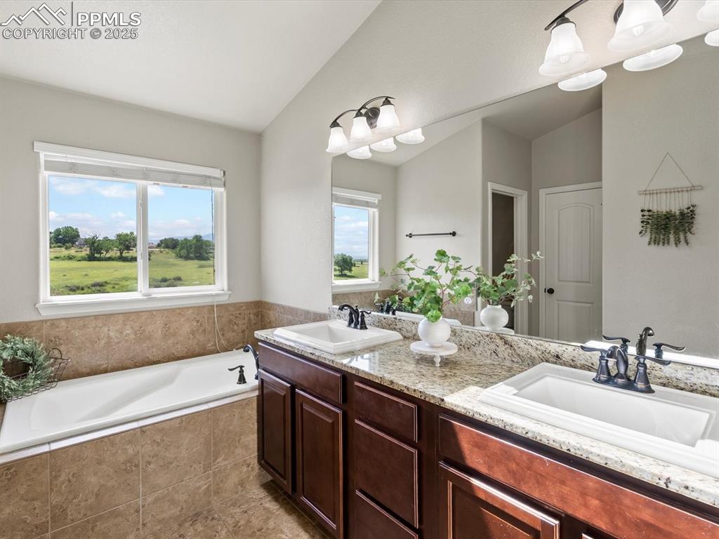 Image 29 of 50: En Suite Bathroom with views