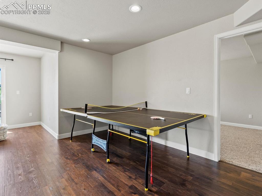 Image 38 of 50: Wet Bar/Game Room