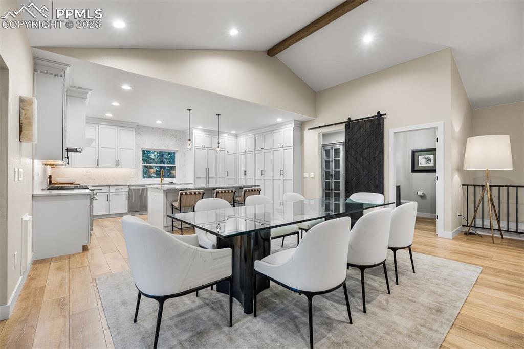 Image 12 of 50: Dining Area