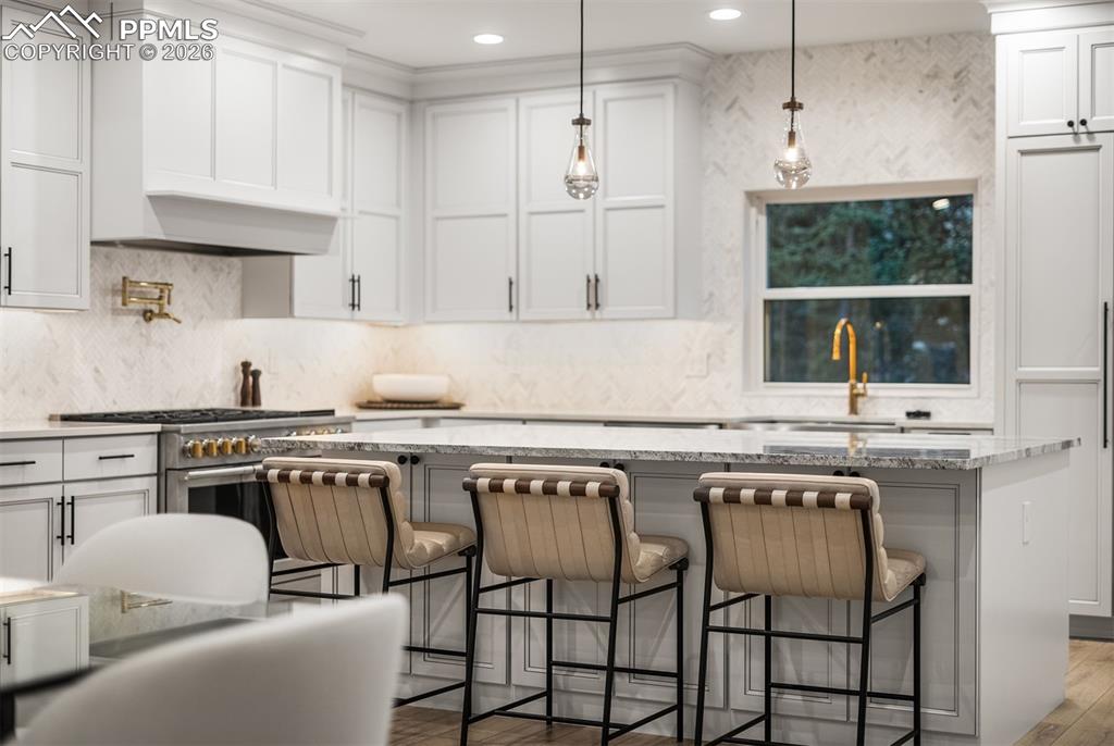 Image 2 of 50: Kitchen