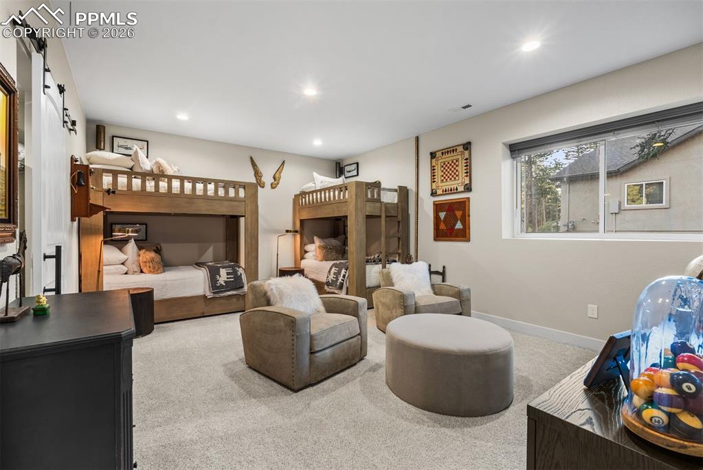 Image 39 of 50: Bedroom