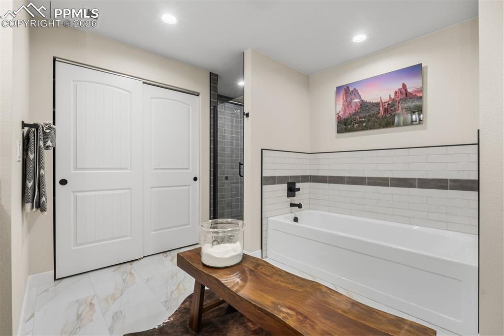 Image 44 of 50: Bathroom