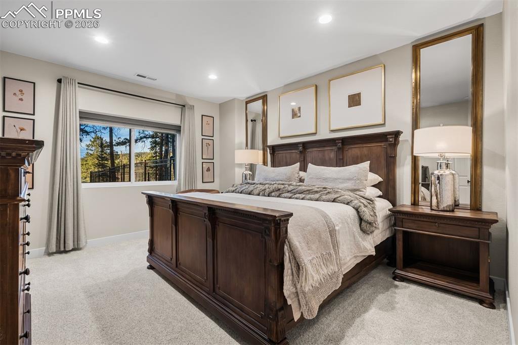 Image 45 of 50: Bedroom