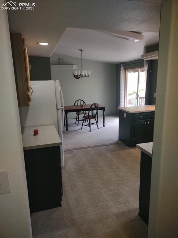 Image 13 of 44: Kitchen