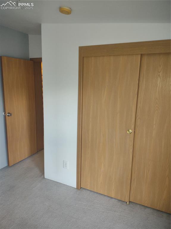 Image 19 of 44: entry and closet