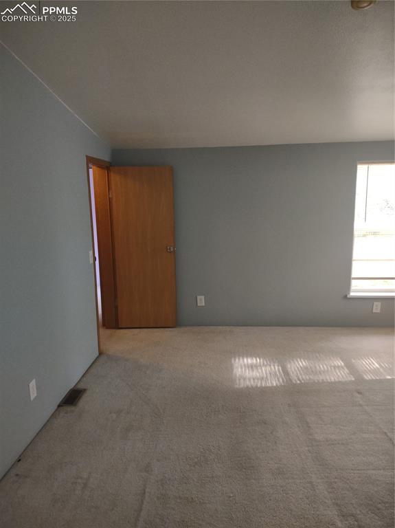 Image 25 of 44: Master Bedroom